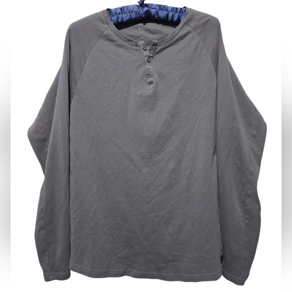 Alphalete Men’s Lux Long Sleeve Performance Stretch Henley Shirt Dark Grey M